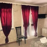 Flora Hotell 2*