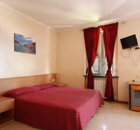 Flora Hotel 2*