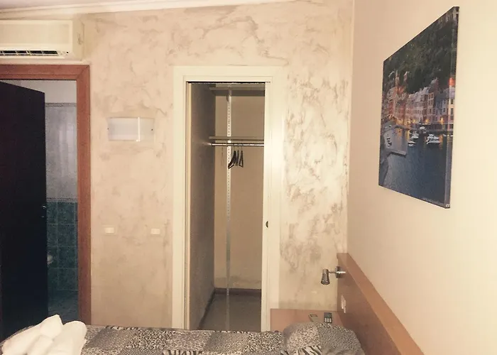 Отель Flora